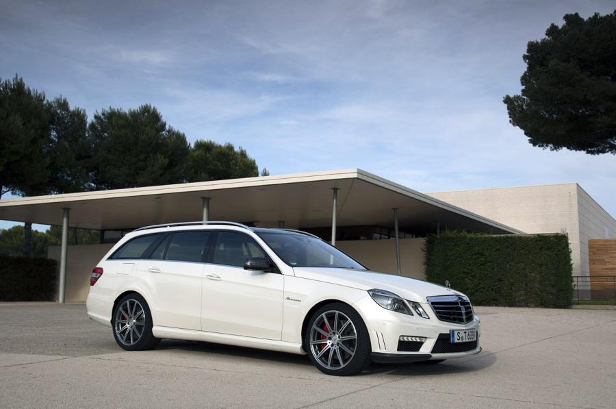  Mercedes-Benz E63 AMG Wagon 2012 года  (фото 14 из 43)